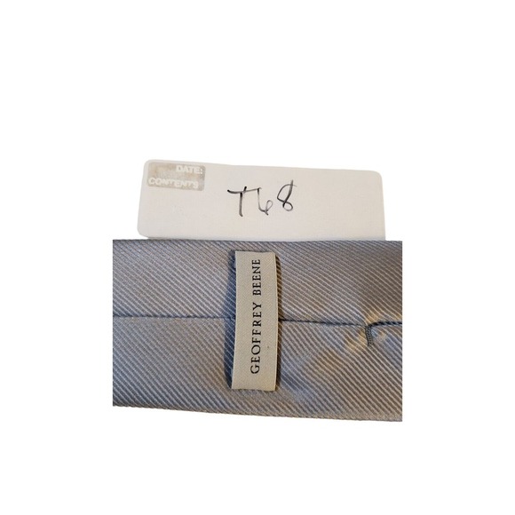 Geoffrey Beene Repp Gray 100% Silk Luxury Men Neck Tie Wedding Business Everyday - Picture 12 of 12